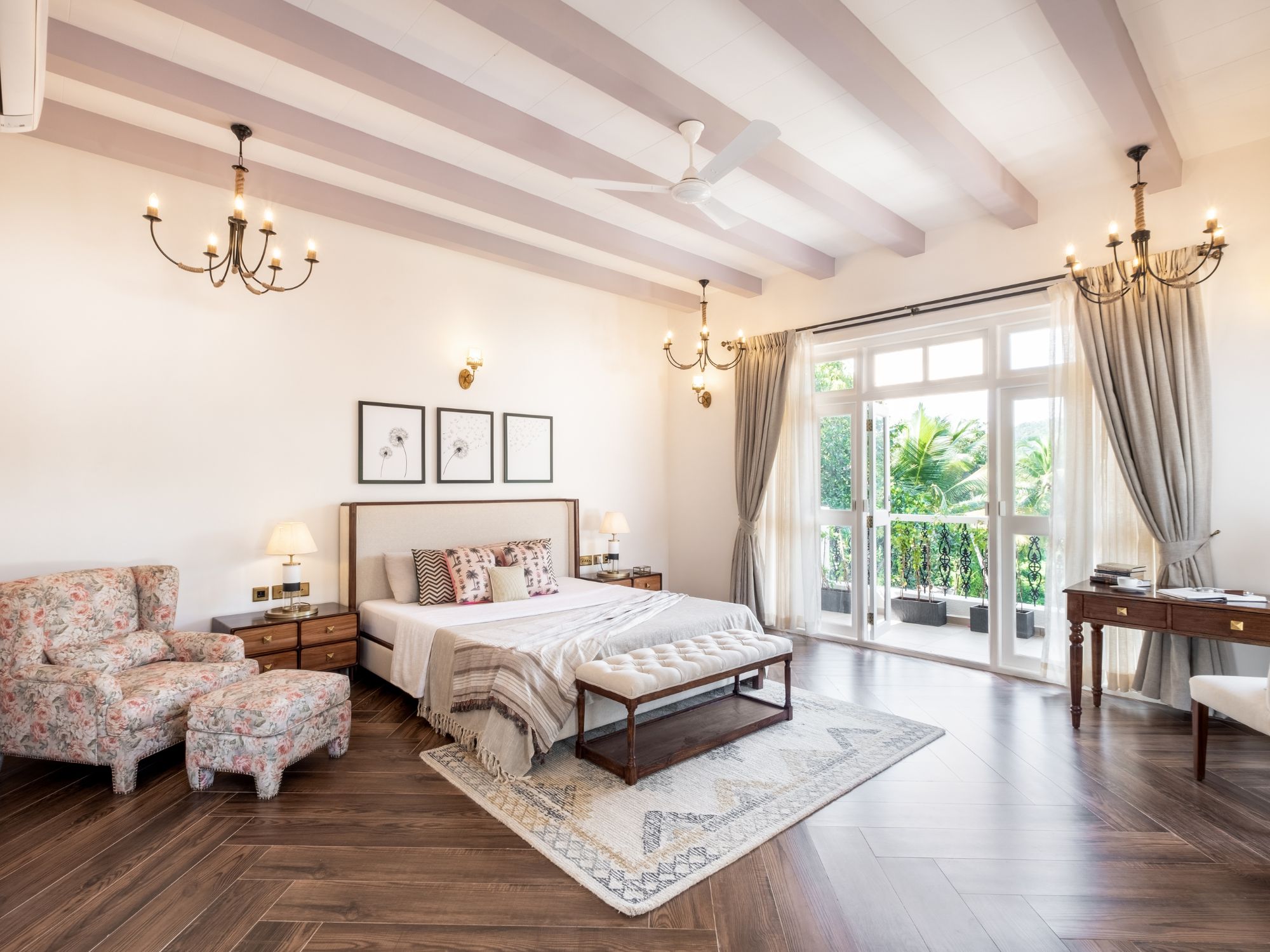 Art Deco Revival: Glamour and Luxury in Modern Interior Design